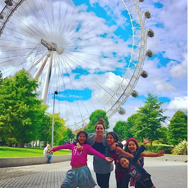 Nimra Khan On Vacations With Family In London