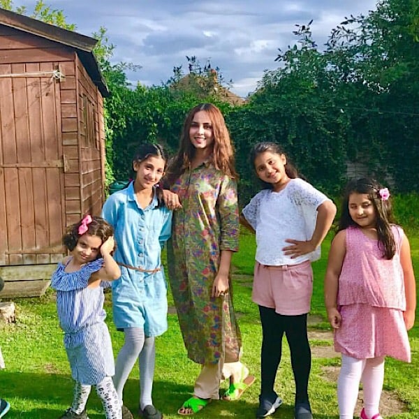 Nimra Khan On Vacations With Family In London