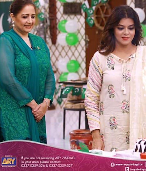 Maria Wasti Celebrates Her Birthday On The Sets Of Salam Zindagi