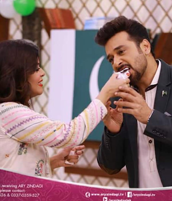 Maria Wasti Celebrates Her Birthday On The Sets Of Salam Zindagi