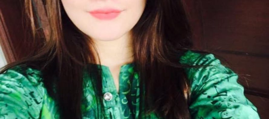 Minal Khan Had A Fun Hair Grooming Session!