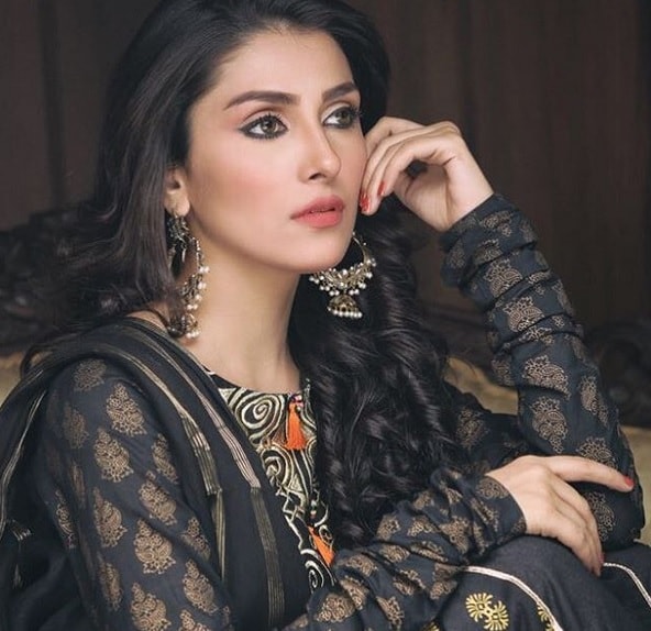 5 Things You Didn't Know About Ayeza Khan