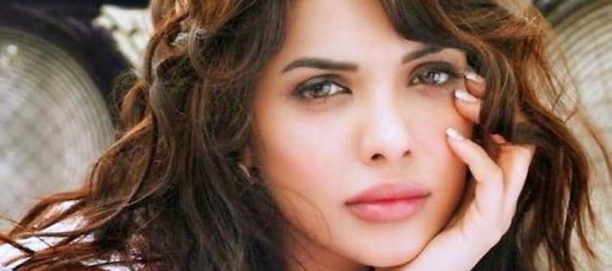 Sara Loren Sees Her Bright Future In Bollywood