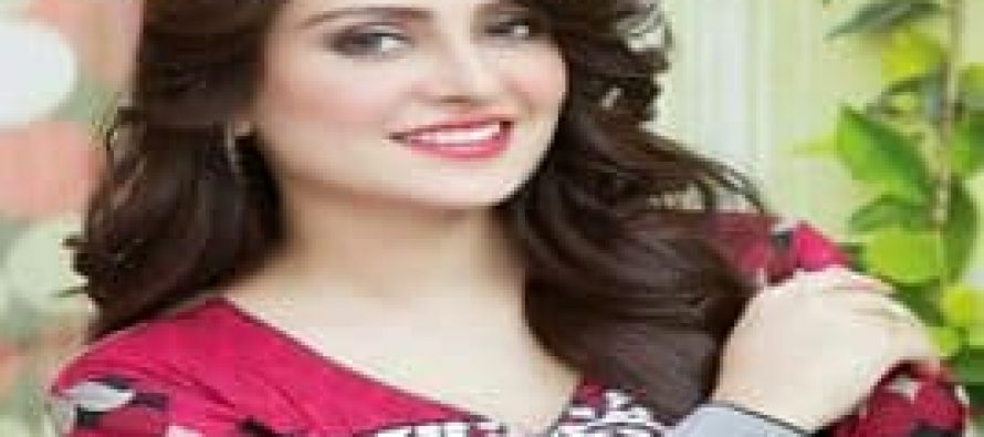 How Does Ayeza Khan Look Without Make-up?