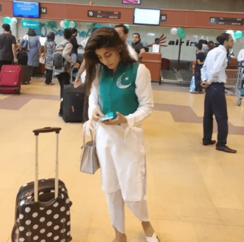 Urwa Hocane's Recent Airport Style Celebrates Azaadi