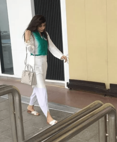 Urwa Hocane's Recent Airport Style Celebrates Azaadi