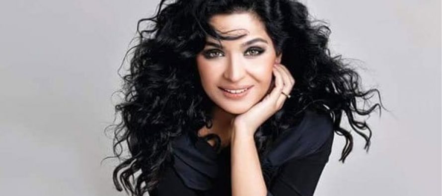 Meera Jee Sings the Titanic Anthem