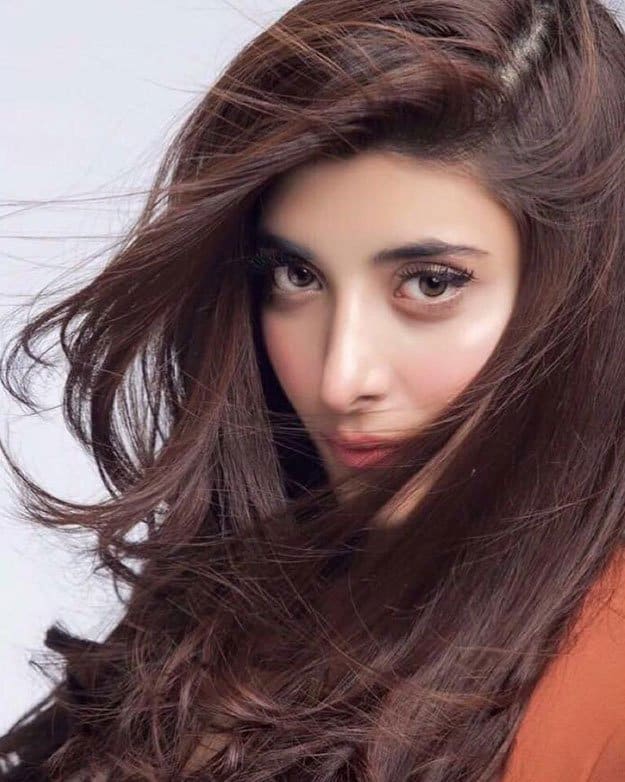 Urwa Hocane Replaces Sohai Ali Abro In “Kaaf Kangna”