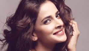 Saba Qamar Nominated For Filmfare Award!