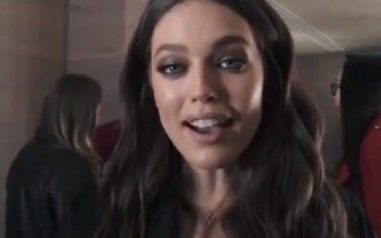 Emily Didonto Sends Love From Newyork