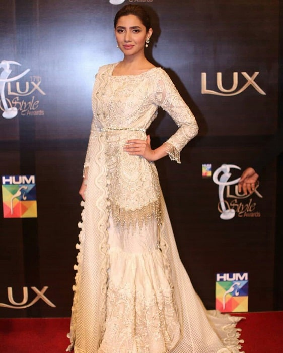 Celebrities At The Lux Style Awards 2018!