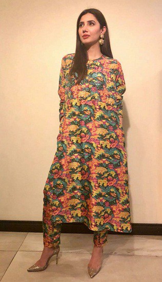 Mahira Khan Goes Traditional For 7DMI Promotions!