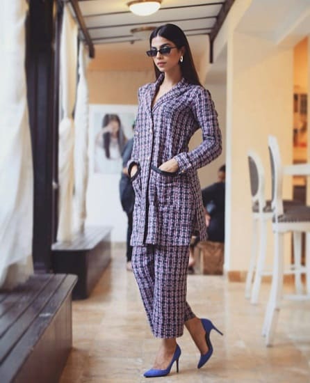 Sonya Hussyn Channels Her Inner Fashionista For Azaadi Promotions!