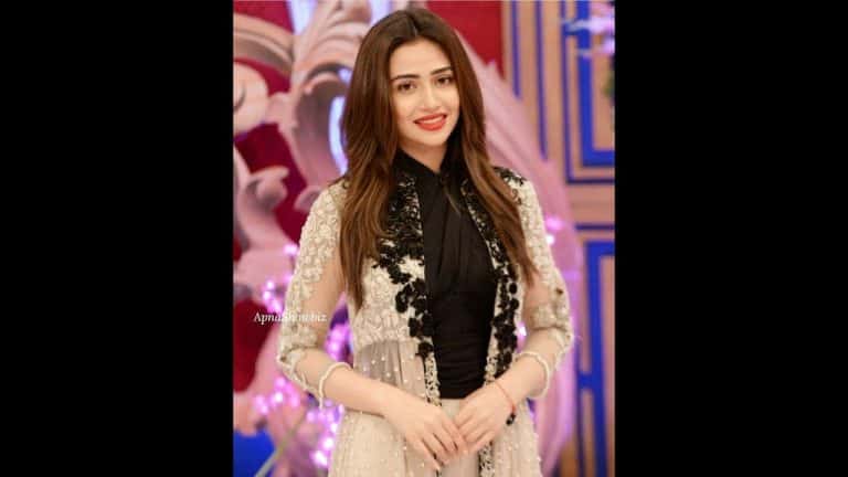 Sana Javed shares the first look of her character “Heer” from the upcoming Drama “Romeo Weds Heer”