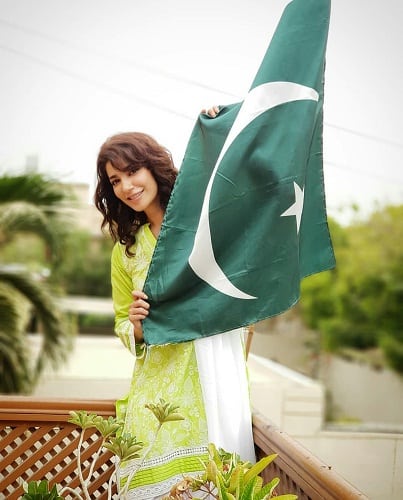 Celebrities Celebrate Independence Day With Zeal And Passion!