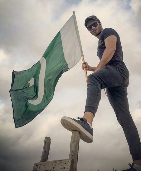 Celebrities Celebrate Independence Day With Zeal And Passion!