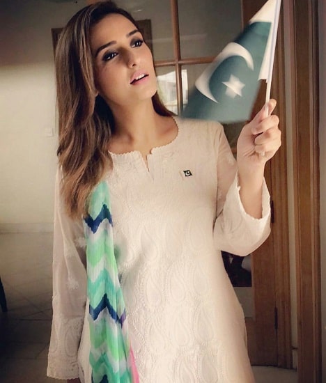 Celebrities Celebrate Independence Day With Zeal And Passion!