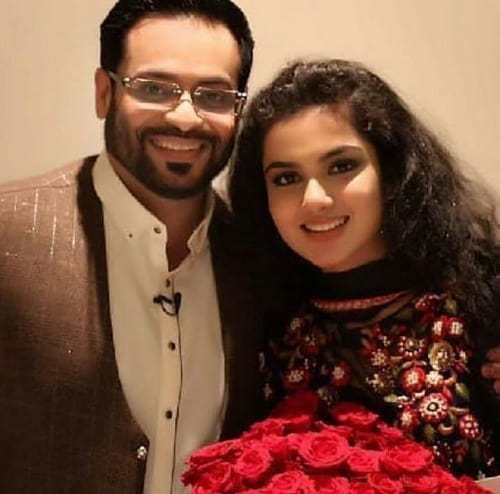 Aamir Liaquat Hussain Shares Pictures With Both Wives!