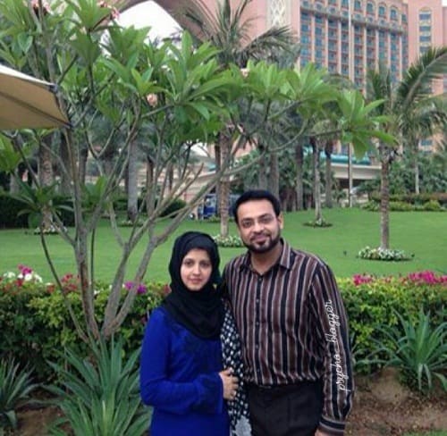 Aamir Liaquat Hussain Shares Pictures With Both Wives!