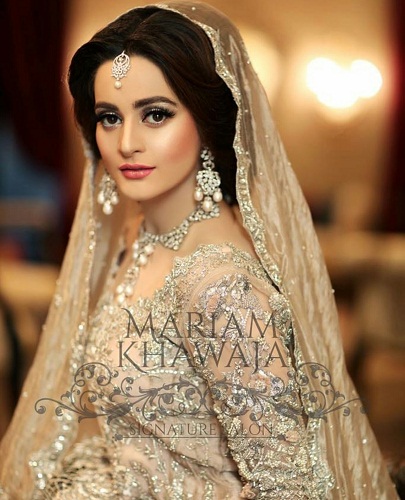 Aiman khan outlet wedding dress