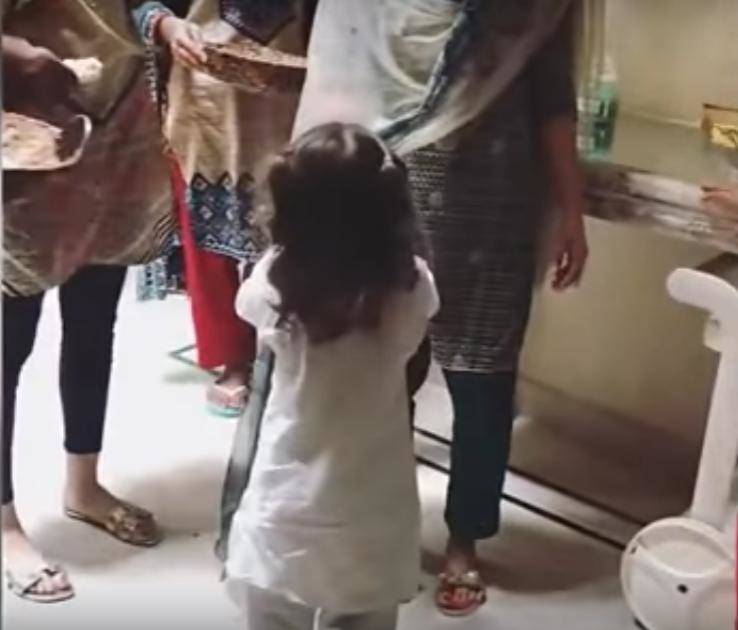 Nooreh Welcomes Grandparents Home After Hajj In The Most Adorable Way