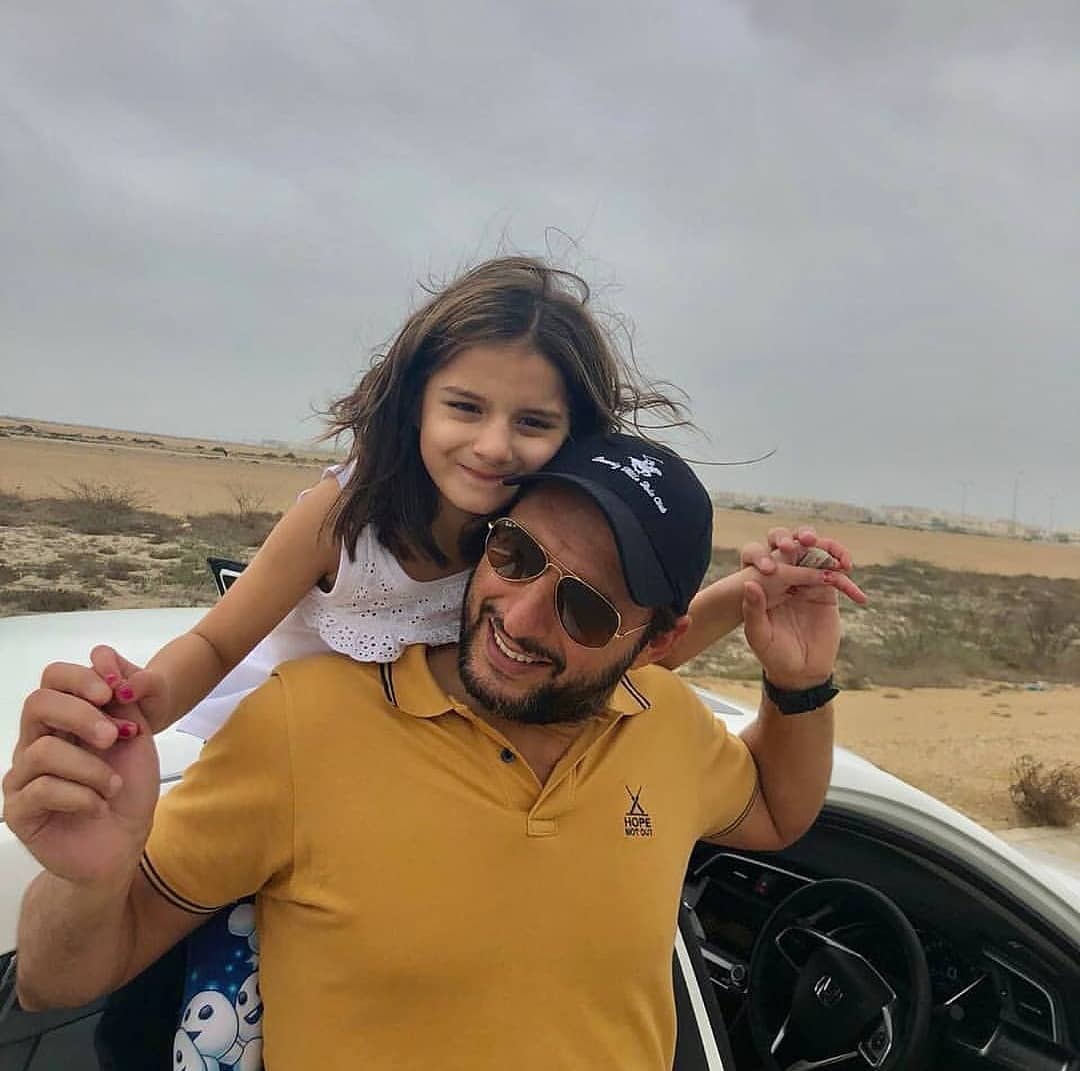 Shahid Afridi Wife Nadia - 10 Beautiful Family Pics