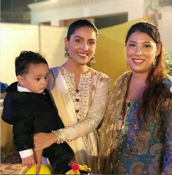 Ayeza Khan’s Comment About Son Rayan Taimoor