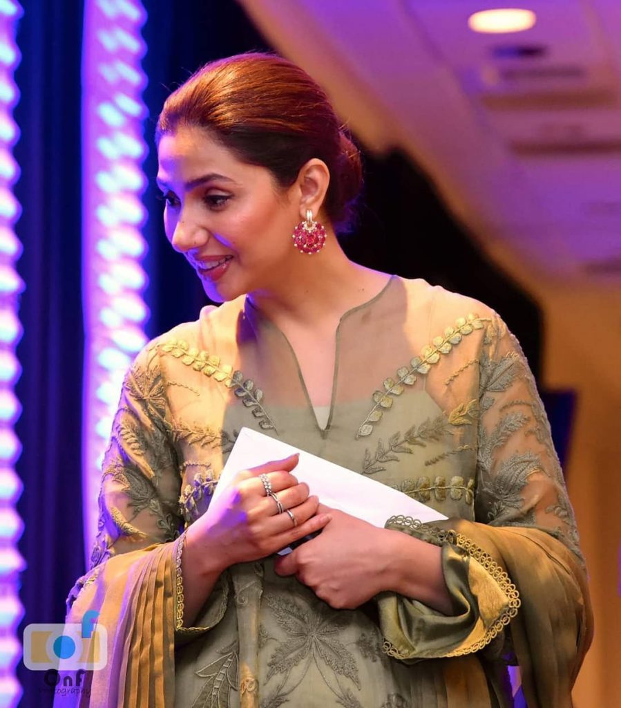 Mahira Khan Is Nothing Short Of A Vision At SKMH Fundraiser