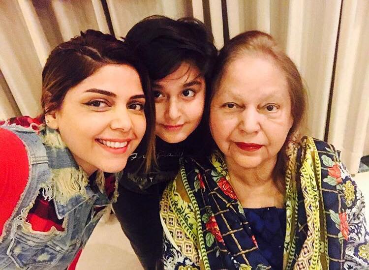 Heartwarming Pictures Of Hadiqa Kiani With Her Son And Mother