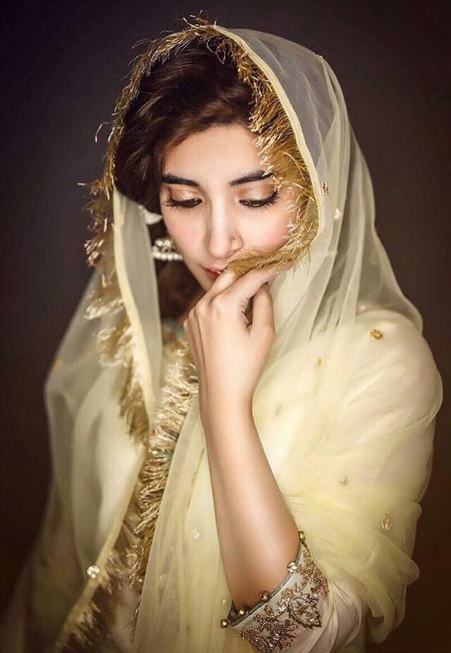 Urwa Hocane Replies To Khalil-ur-Rehman Qamar