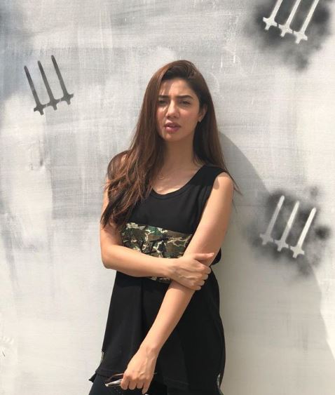 Mahira Khan’s Beautiful Birthday Wish To Her Mother