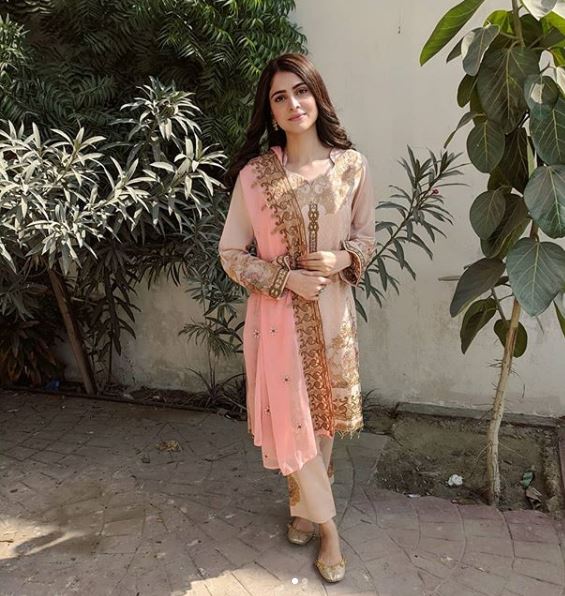 Arij Fatyma's Pictures From The Sets Of Her Upcoming Serial