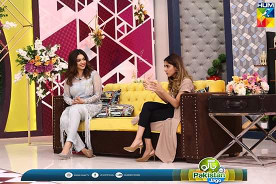 Sanam Jung with Her Sister Anam Jung on Jago Pakistan Jago