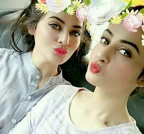 Minal And Aiman Khan Enjoying Vacations With Family