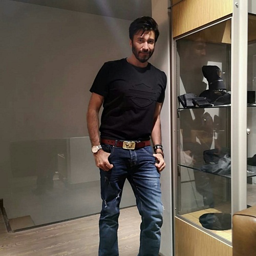 Aijaz Aslam Celebrates Birthday With Friends