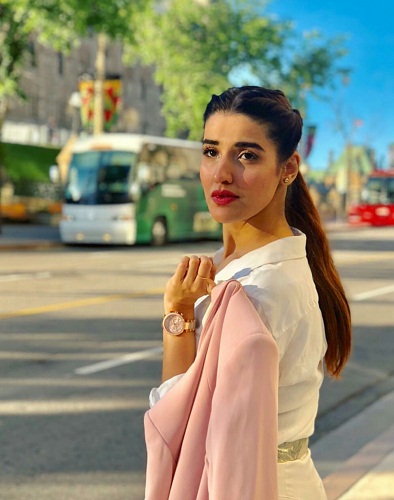 Hareem Farooq Is Rocking The Western Style