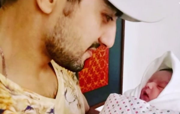 Hammad Farooqi With His Little Baby Boy