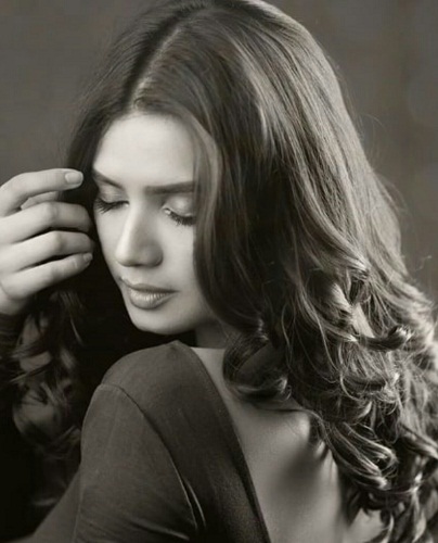 Actress Kiran Haq's Bold Photoshoot