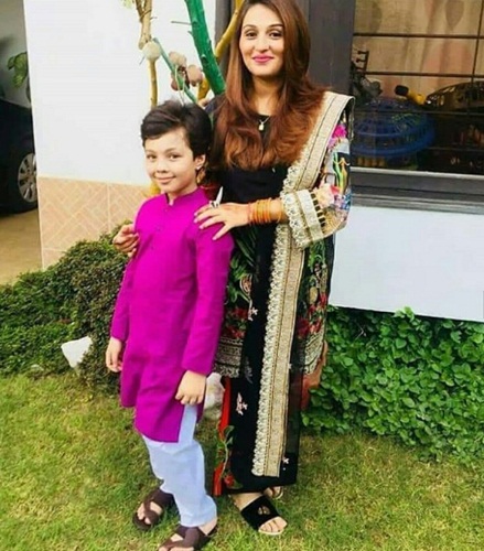 Iqrar ul Hassan With His Family-Pictures