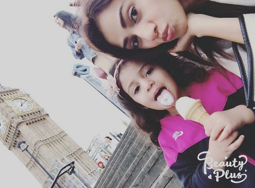 Tooba Siddiqui Is Enjoying With Her Family