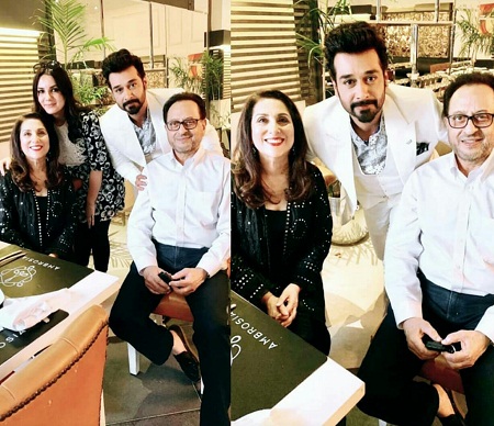 Faysal Qureshi's Beautiful Family Pictures