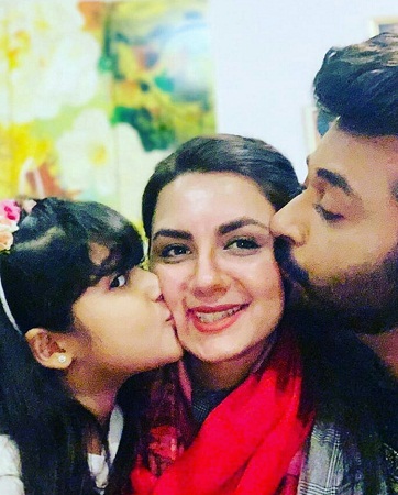 Faysal Qureshi's Beautiful Family Pictures