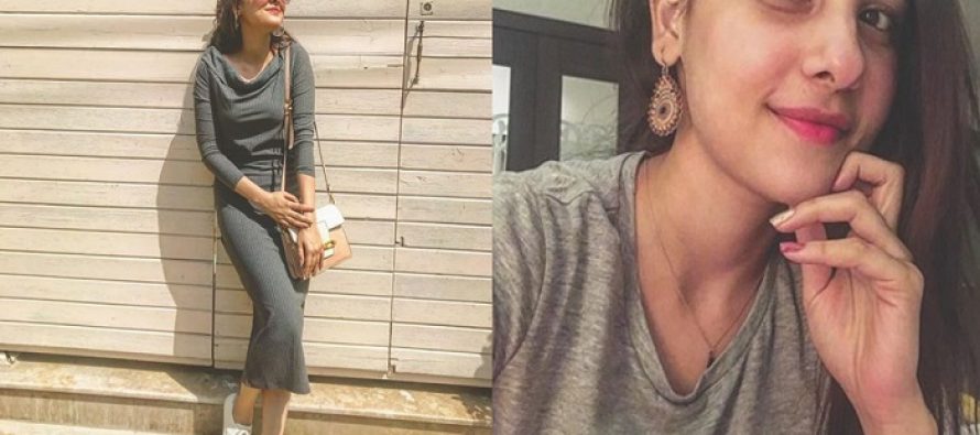 Hina Altaf Gives Her T-Shirt To A Fan