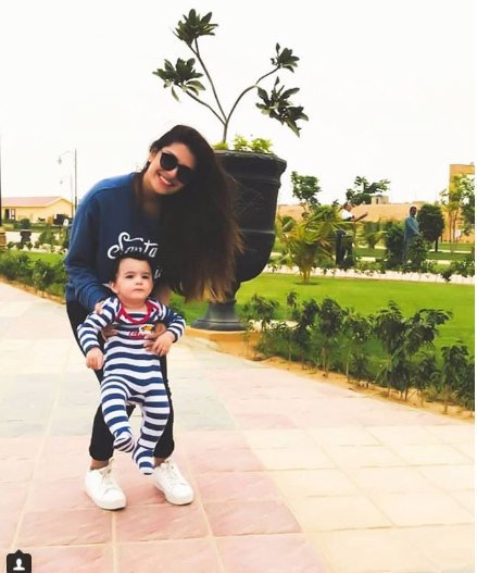 Latest Clicks of Ayeza Khan with Family