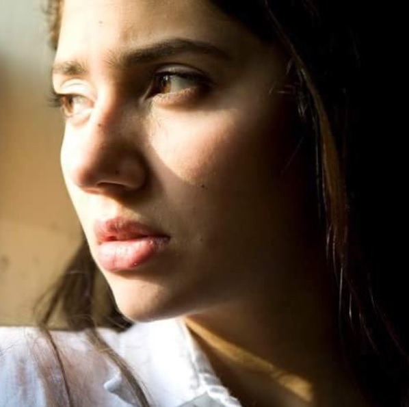 Mahira Khan Shares A Picture From Her School Days