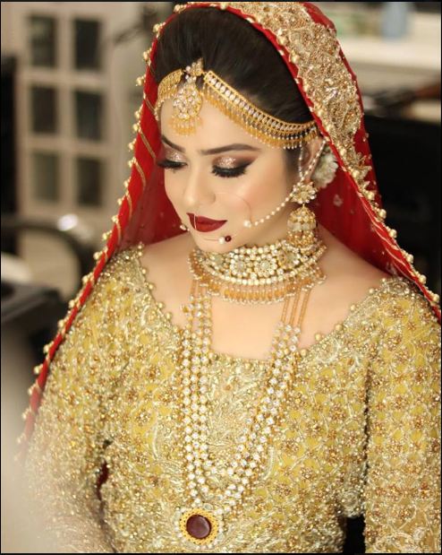Makeup PhotoShoot Of Sara And Arisha Razi Khan