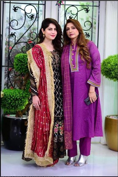 How Neelum Munir’s Mother Raised Her Being A Single Mother