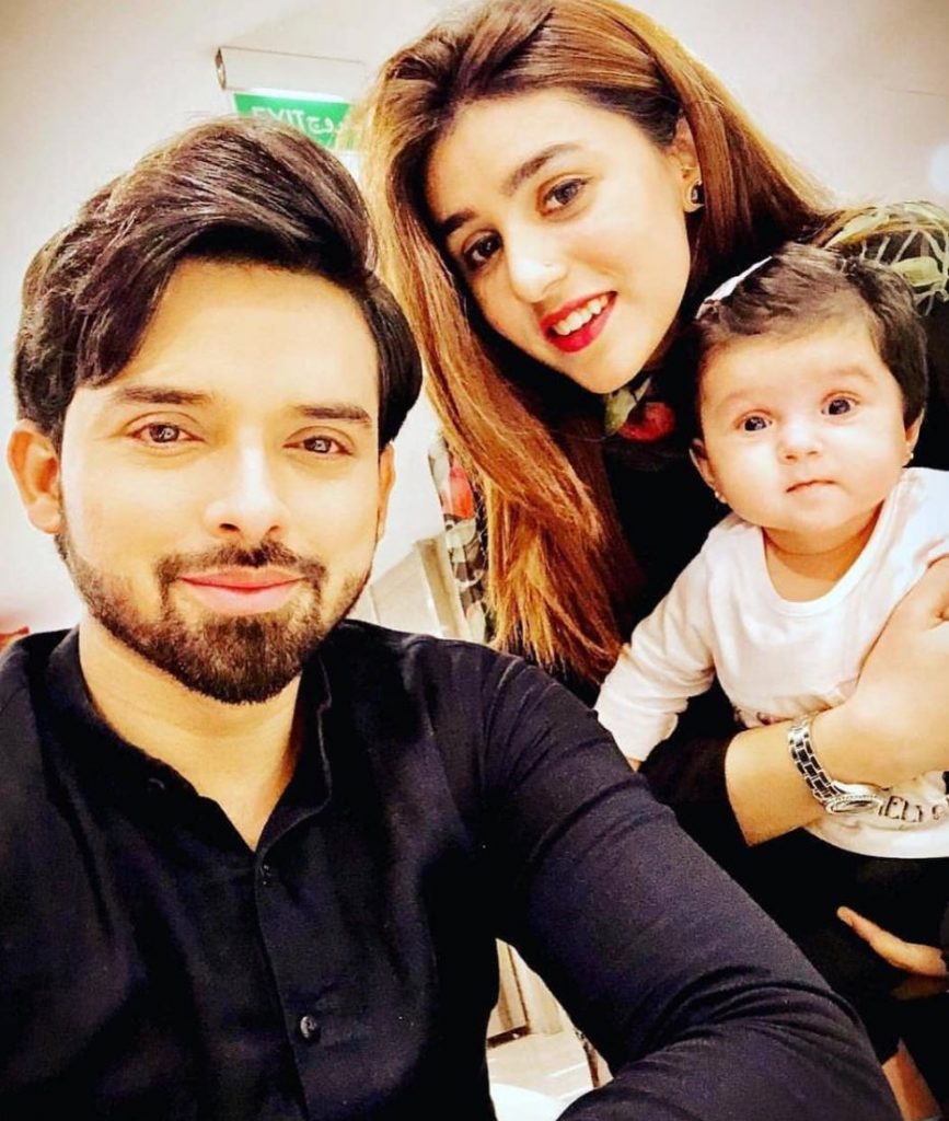 Noman Habib's Latest Pictures With His Wife and Daughter | Reviewit.pk