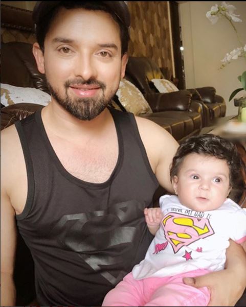 Noman Habib's Latest Pictures With His Wife and Daughter