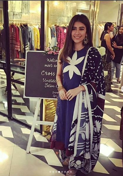 Gorgeous Syra Shehroz With Her Sister At An Event